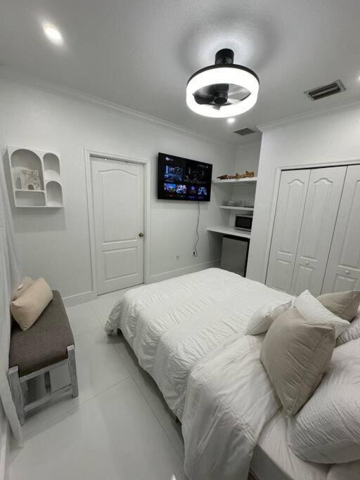 Lovers Cove Tamiami Ngoại thất bức ảnh