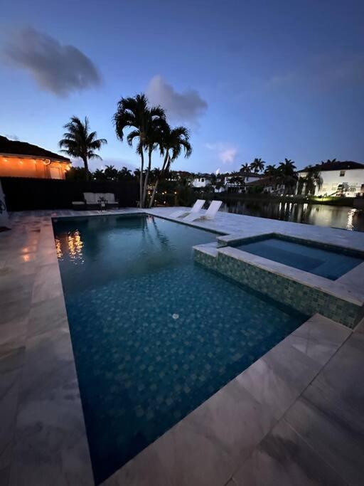 Lovers Cove Tamiami Ngoại thất bức ảnh